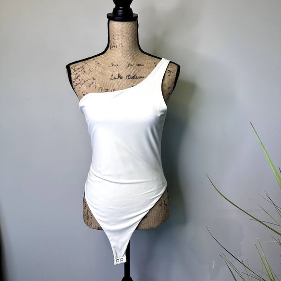 Forever 21 Tops - Forever 21 Women Size L White Bodysuit